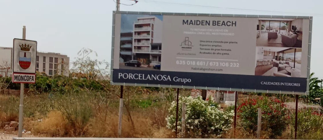 Valla de gran formato de Maiden Beach en Moncofa
