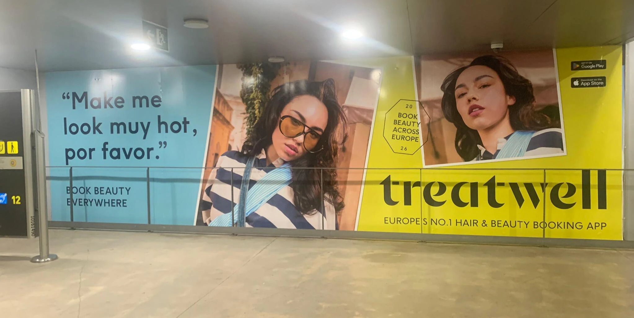 Vinilo mural de Treatwell en una estación de Barcelona